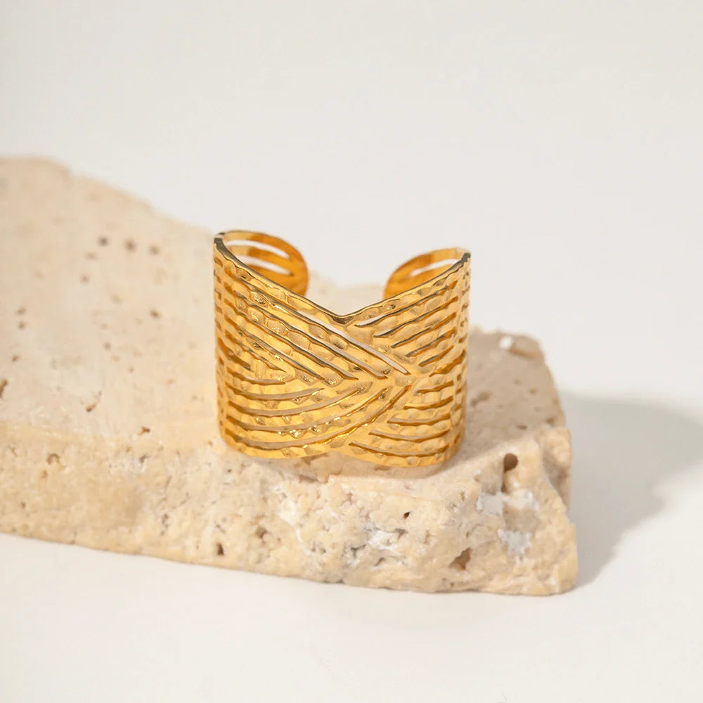 Norvo | 18k Elegant Bred Triangulær Koblingsring