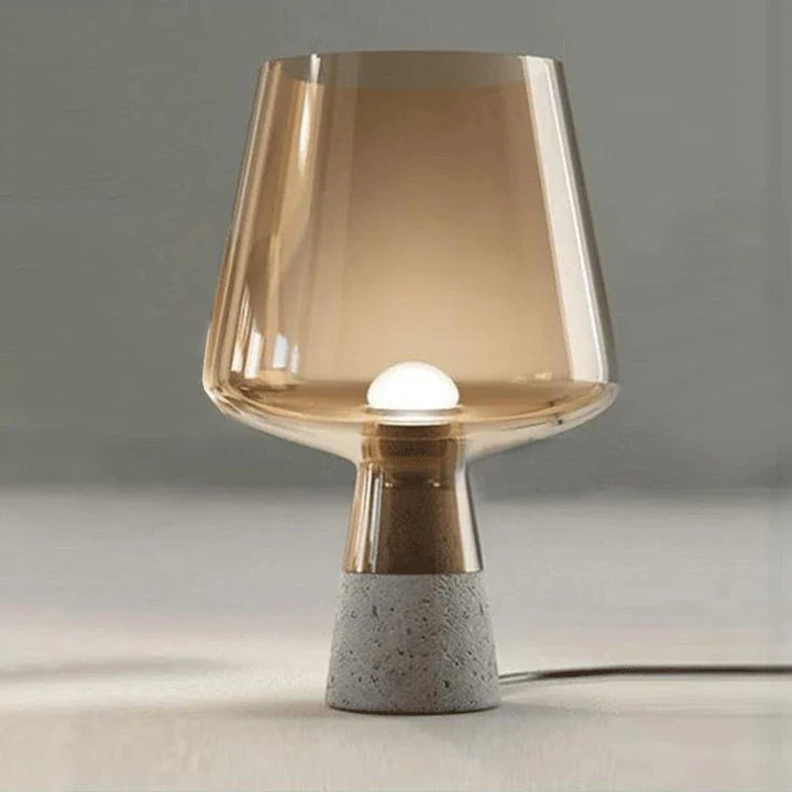 NordicCement Bordlampe – Minimalistisk Design med Betongbase Norvo
