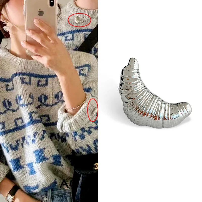 Norvo | Klassisk Croissant Accent Brosje