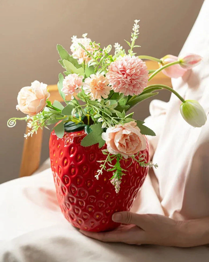 Norvo | Ugly Strawberry Vase