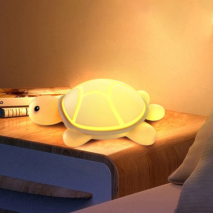 Norvo | ShellGlow LED Nattlampe | Sjekk Skilpadde | Myk Silikon | Fargeforandring & Varmt Lys | USB-C Oppladbar | 10.2 × 15.8 × 6.1 cm