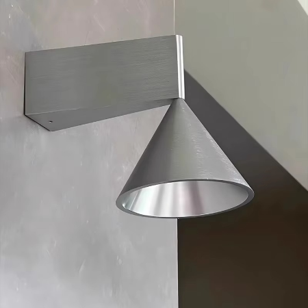 Norvo | Elegant nordisk konformet vegglampe for moderne interiører