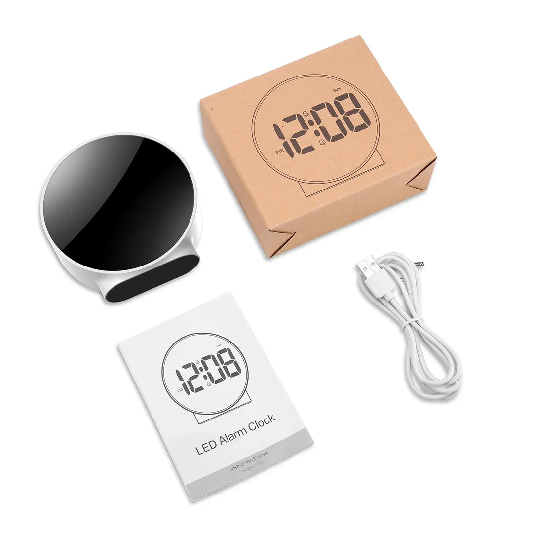 Norvo | BrightTime – Digital LED Vekkerklokke med USB-lading