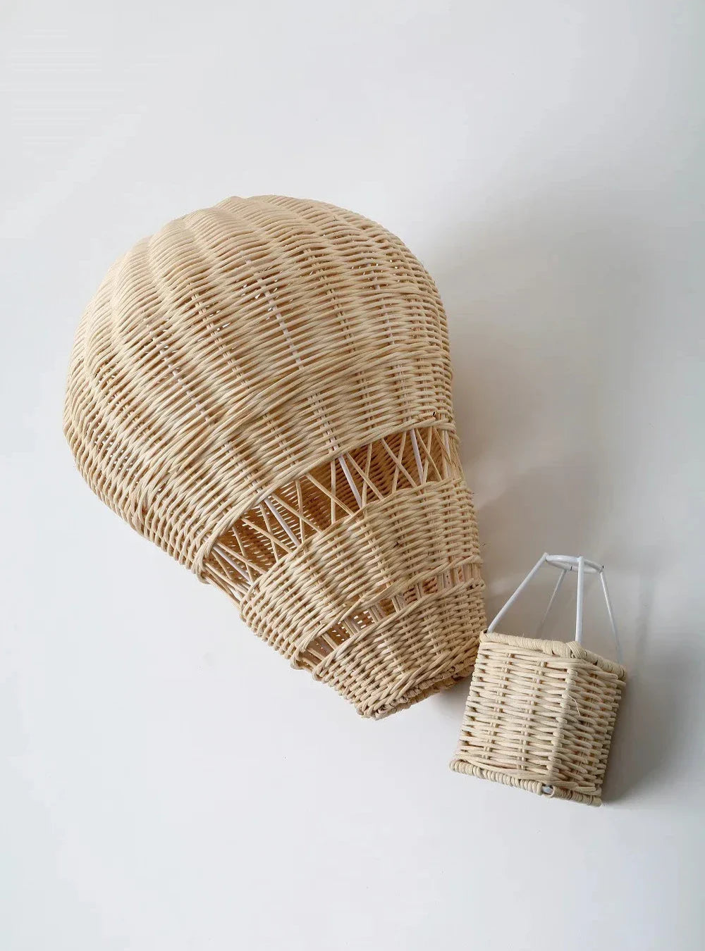 Norvo | Håndlaget Rattan Vevd Ballong Mobil Ornament