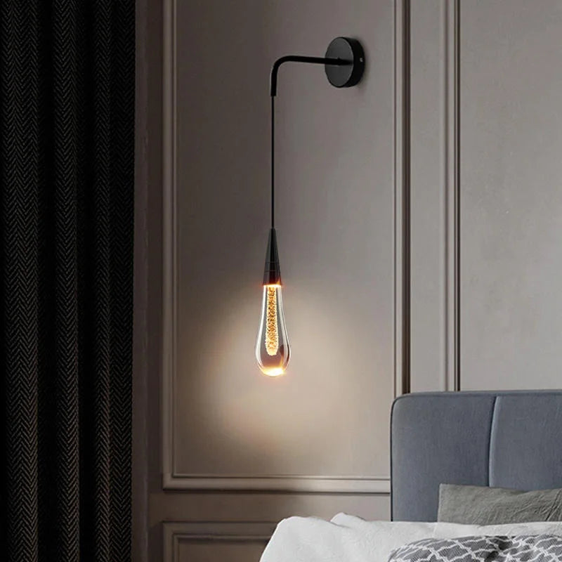 Norvo | Elegant Vegglampe med Funksjonelle Krystaller