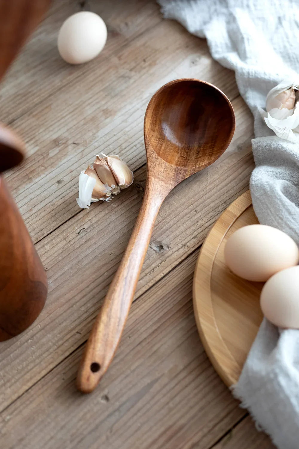 Norvo | Kjøkkensett laget av naturlig teaktre