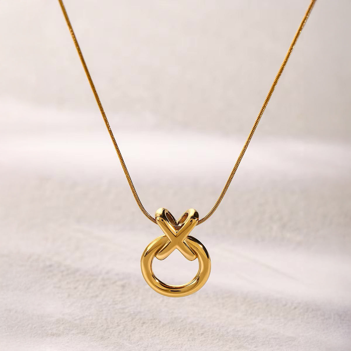 Norvo | Elegant XO Sammenflettet Halskjede