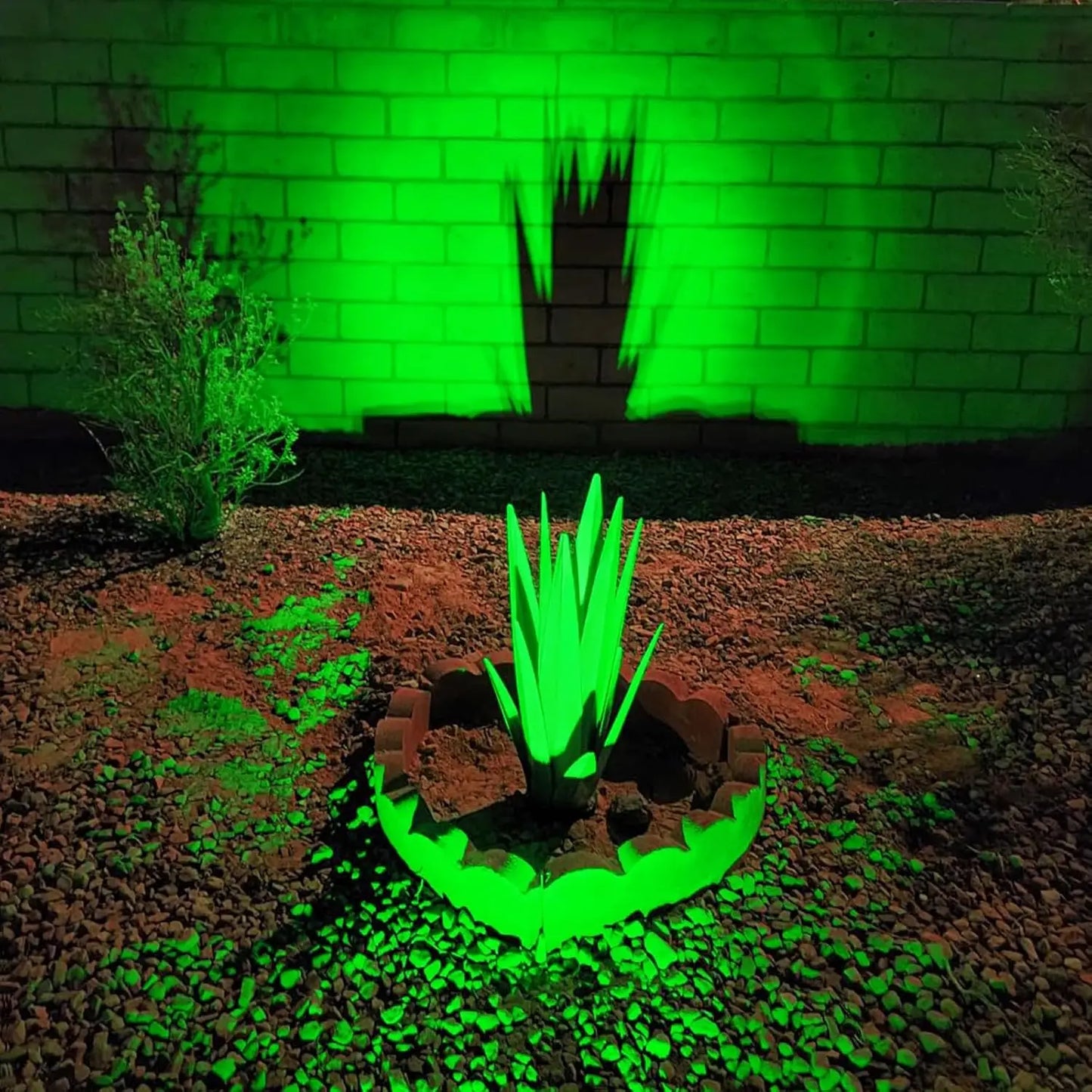 Norvo | Solar Garden Spotlight LumiRay Sett 4 | IP65 Vanntett | Automatisk Skumringssensor | LED Landskapsbelysning