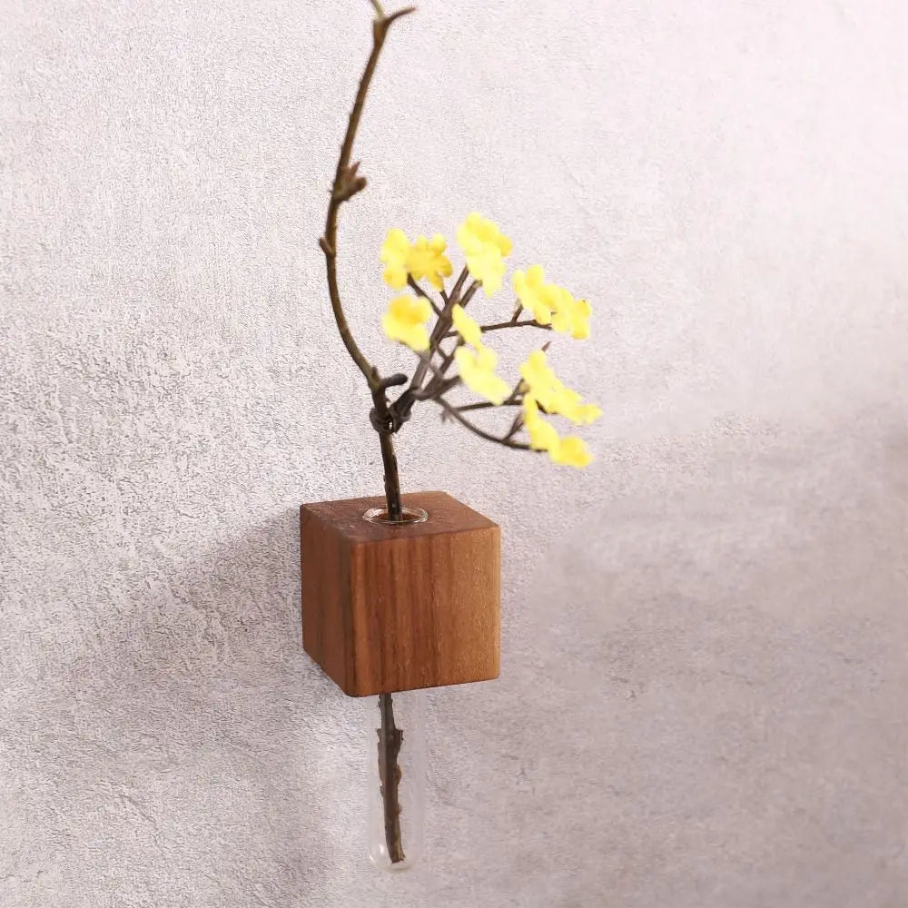 Norvo | Magnetisk Blomsterrør Vase av Tre