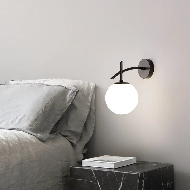 LumiSconce – Svart Gull Glass Vegglampe Norvo