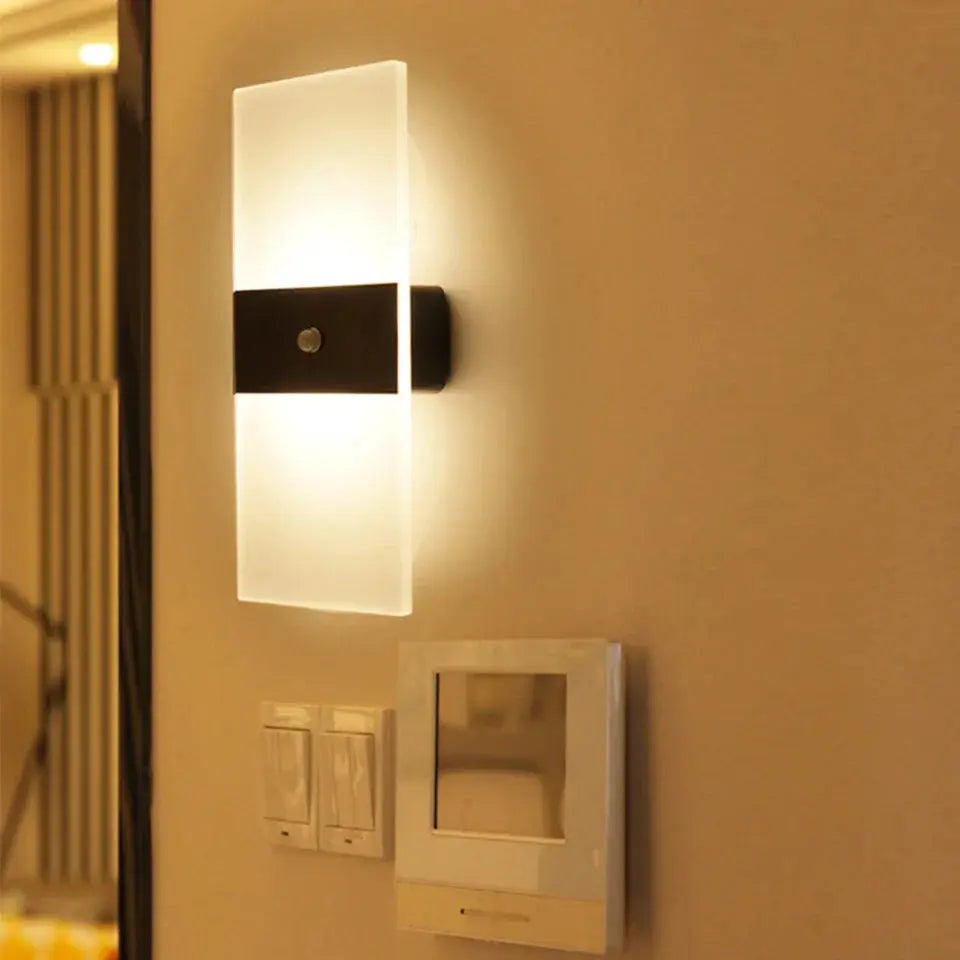 Lumière Éclatante - Berøringsløsning Vegglampe USB-oppladbar