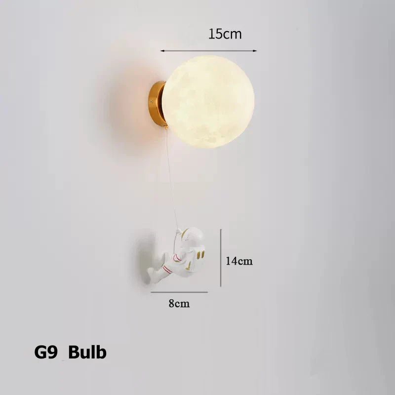 LunarGlow Vegglampe - Måneformet Astronautbelysning
