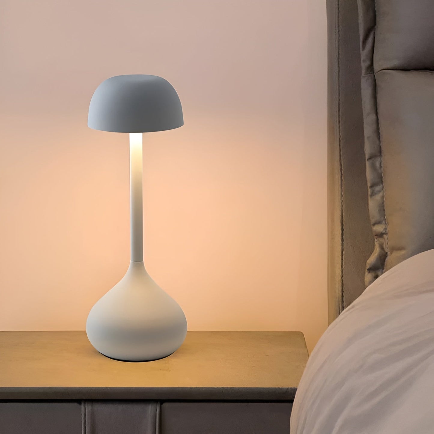 Norvo | LumiTouch Trådløs LED Bordlampe – Elegant, Dimbart og Moderne