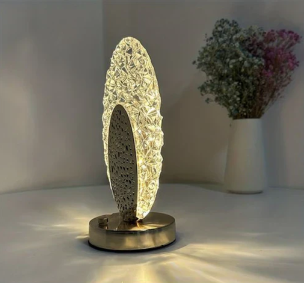 Norvo | Elegant bordlampe i påfugldesign