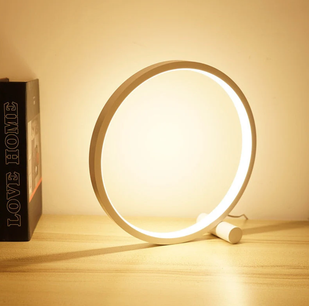 Norvo | Frendorf - Minimalistisk bordlampe med berørings- og dimmefunksjon
