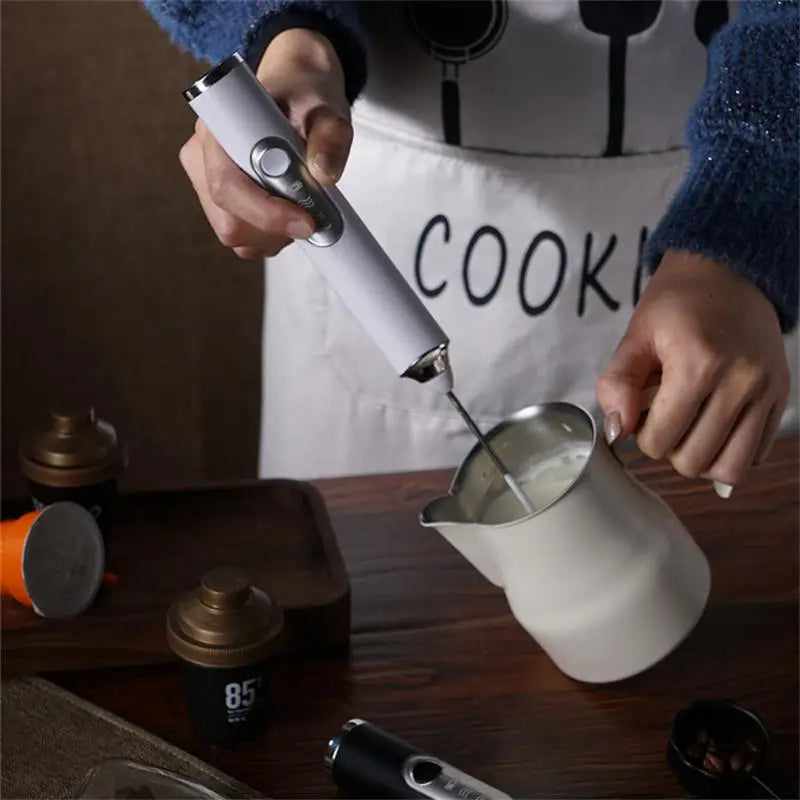 Norvo | CREMIX Elektrisk Melkeskummer & Mixer | 3 Hastigheter | Dobbel Vedlegg Laget av Rustfritt Stål | USB Lading