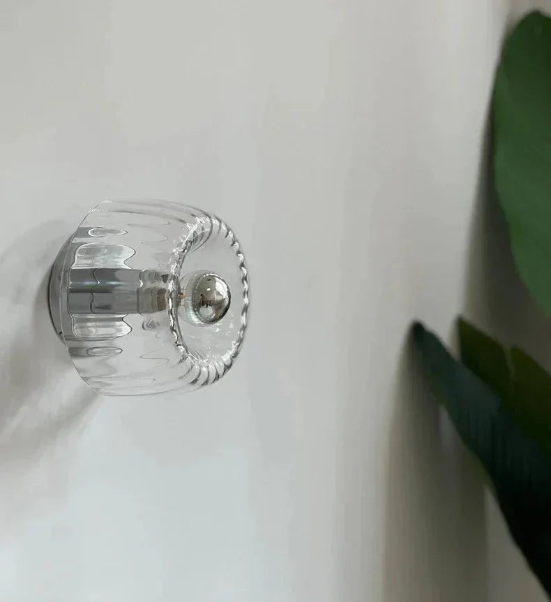 Norvo | Skandinavisk Bauhaus Vegglampe – Nordisk Glass & Metall Vegglys for Moderne Interiør