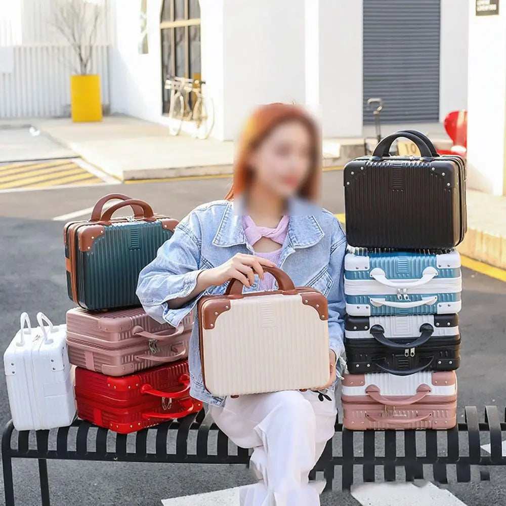 Norvo | Travellia Mini Kosmetikkveske | Kompakt og Stilig | Hardt Skall laget av ABS+PC | Ideell for Reisen og Sminke