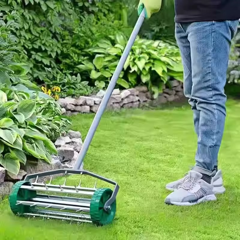 Norvo | Gresslufteruller for oksygenering, ventilasjon og gressvedlikehold