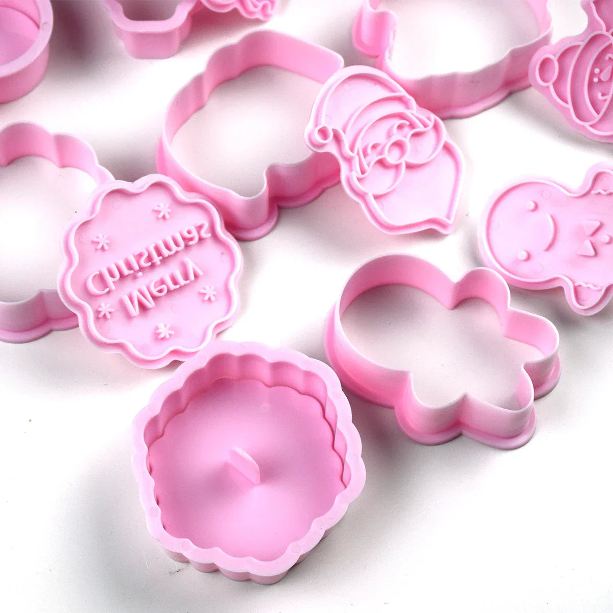 SantaCut – Sett med 8 festlige kakeutstikkere Norvo