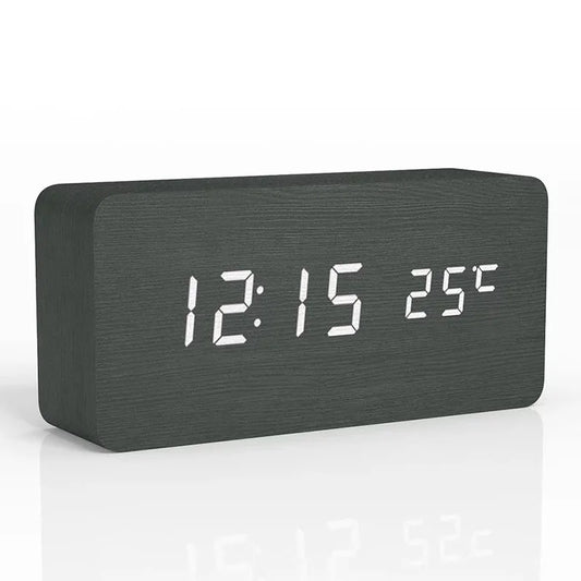 Norvo | Sandsberg Tre Digital Vekkerklokke | LED Display | Moderne Design | Stille | Miljøvennlig