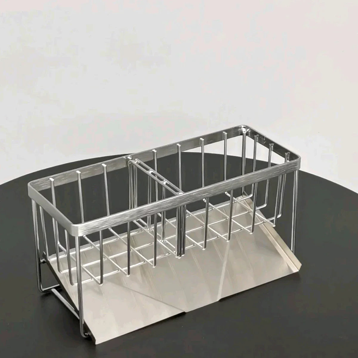 Norvo | SteelNest | Sinkeorganizer laget av rustfritt stål | Svamp- og såpeholder med dryppfat | 21×8.2×10 cm