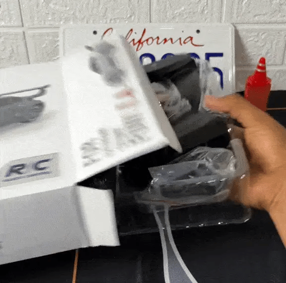 Norvo | 1:24 RC Driftbil | 4WD, LED-hjul & USB-oppladbar for innendørs og utendørs racing moro