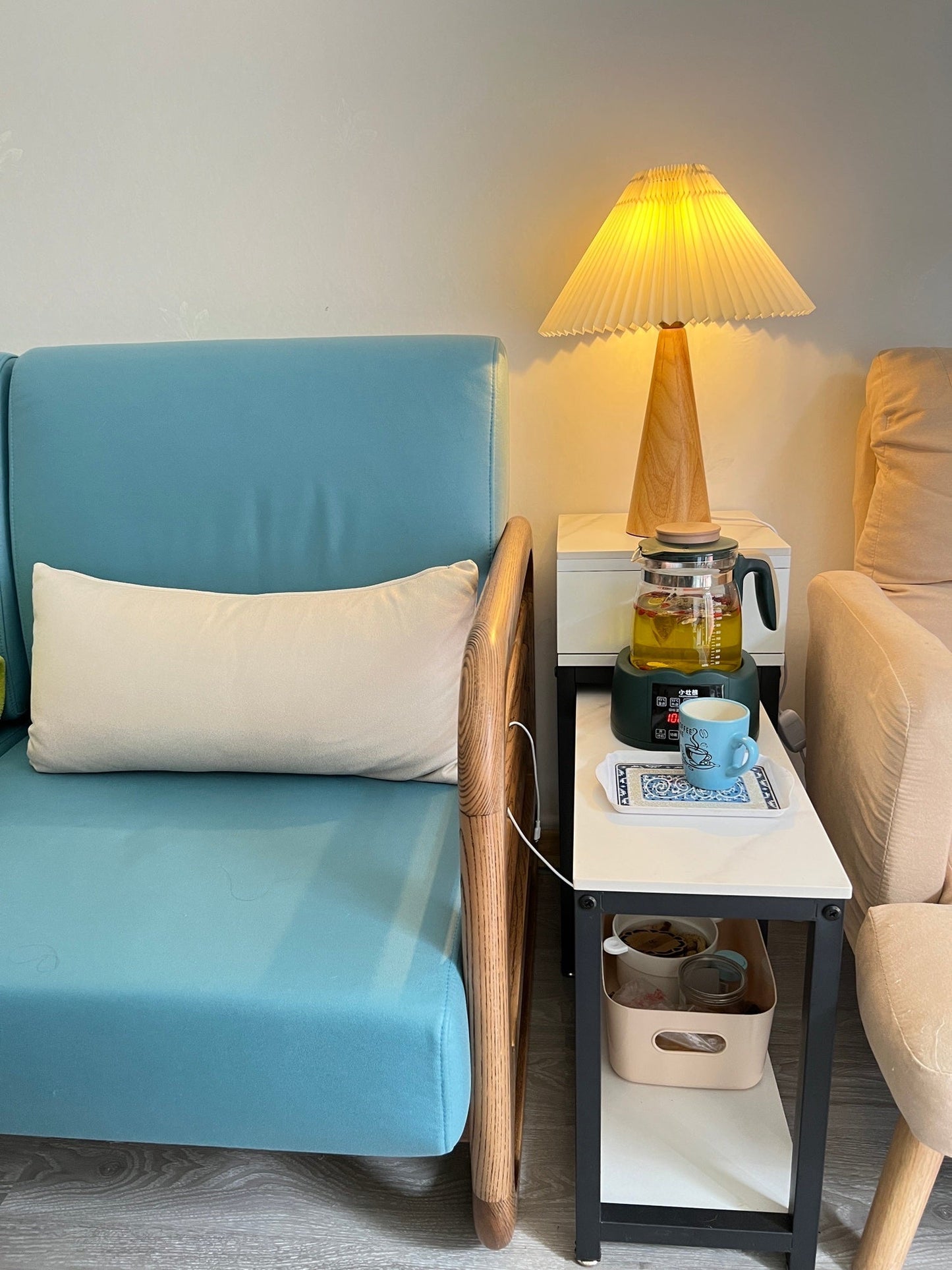 Norvo | AntiqueRadiance – Elegant Tre og Metall Bordlampe