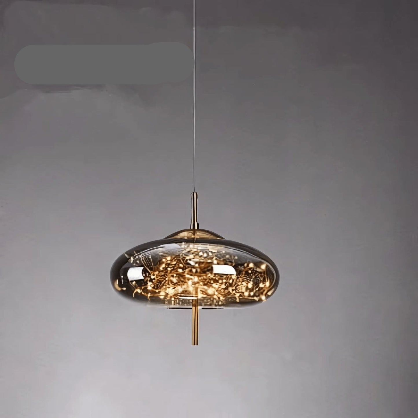 Norvo | Elegant hengende lampe med glasskjerm og fe-motiv