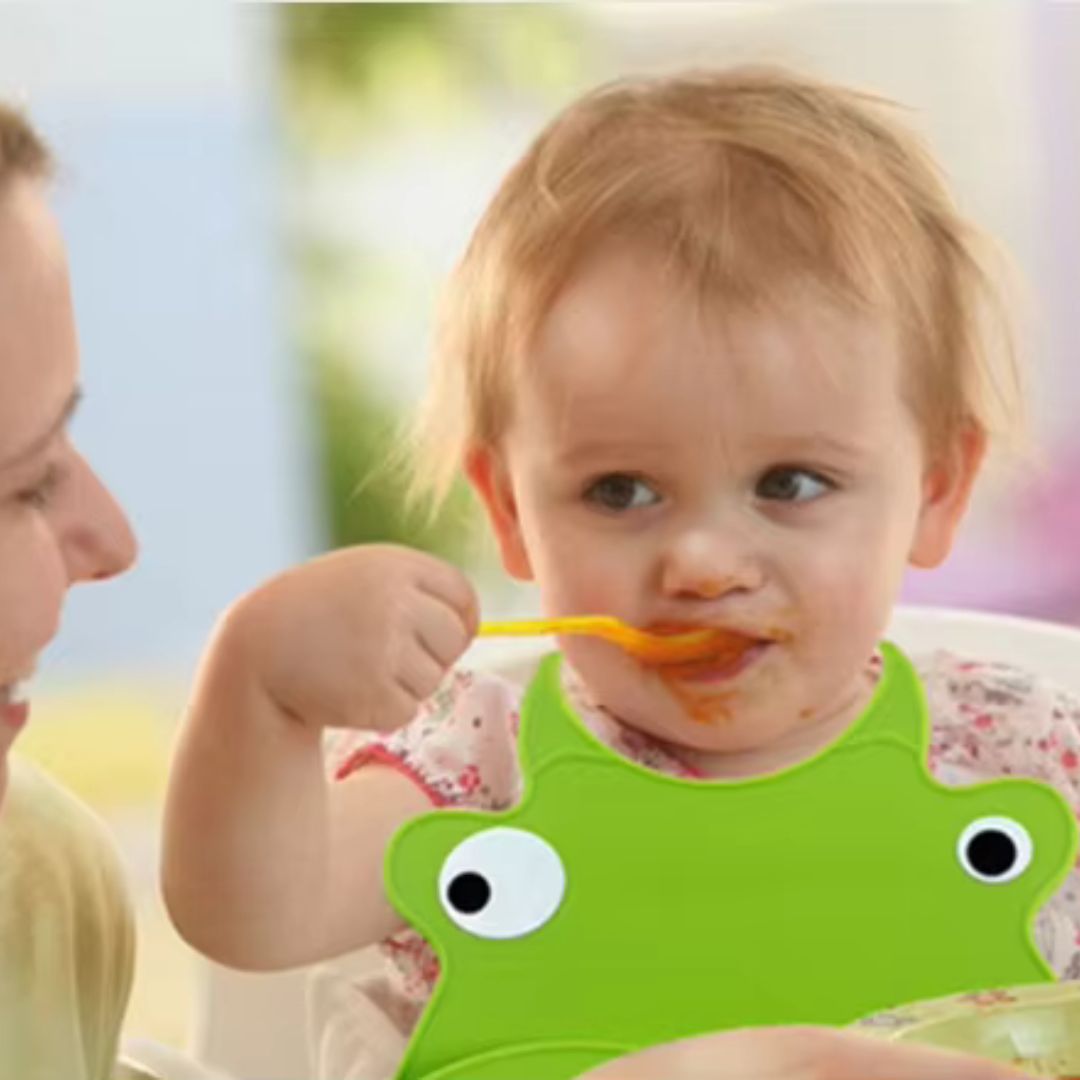 Norvo | Baby smekke laget av silikon med oppsamlingsskål – Vanntett & Justerbar