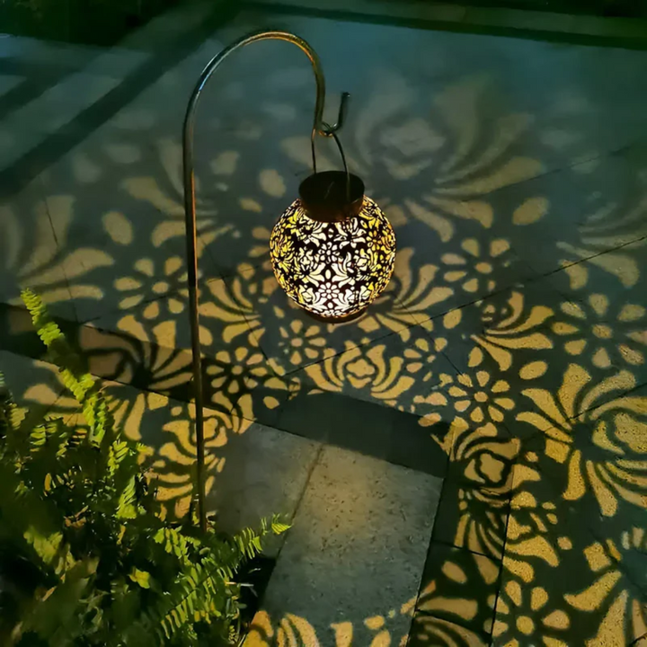 RadiantGlow – Vanntett LED hagebelysning med solpanel Norvo