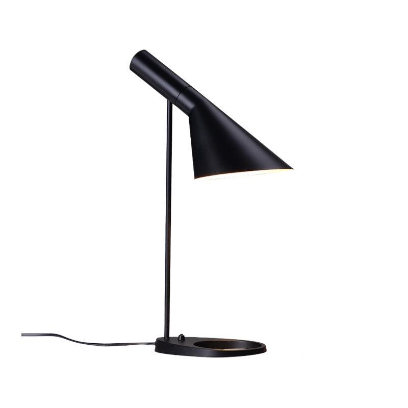 Norvo | LumiMinimal Bord - Elegant LED Bordlampe for Moderne Interiør