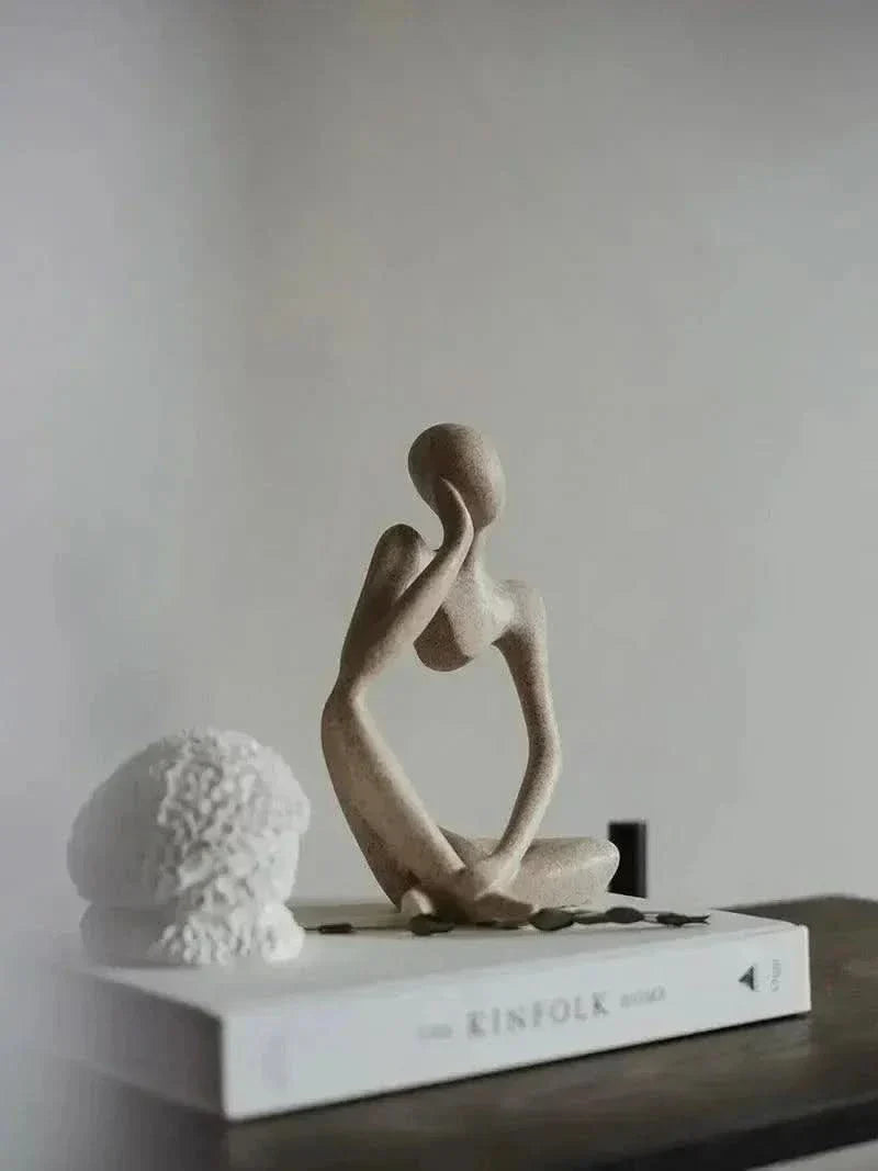 Norvo | Abstract Thinker Resin Sculpture – Hjemmedekorasjon