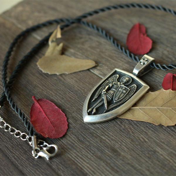 Norvo | Archangel Charm Necklace