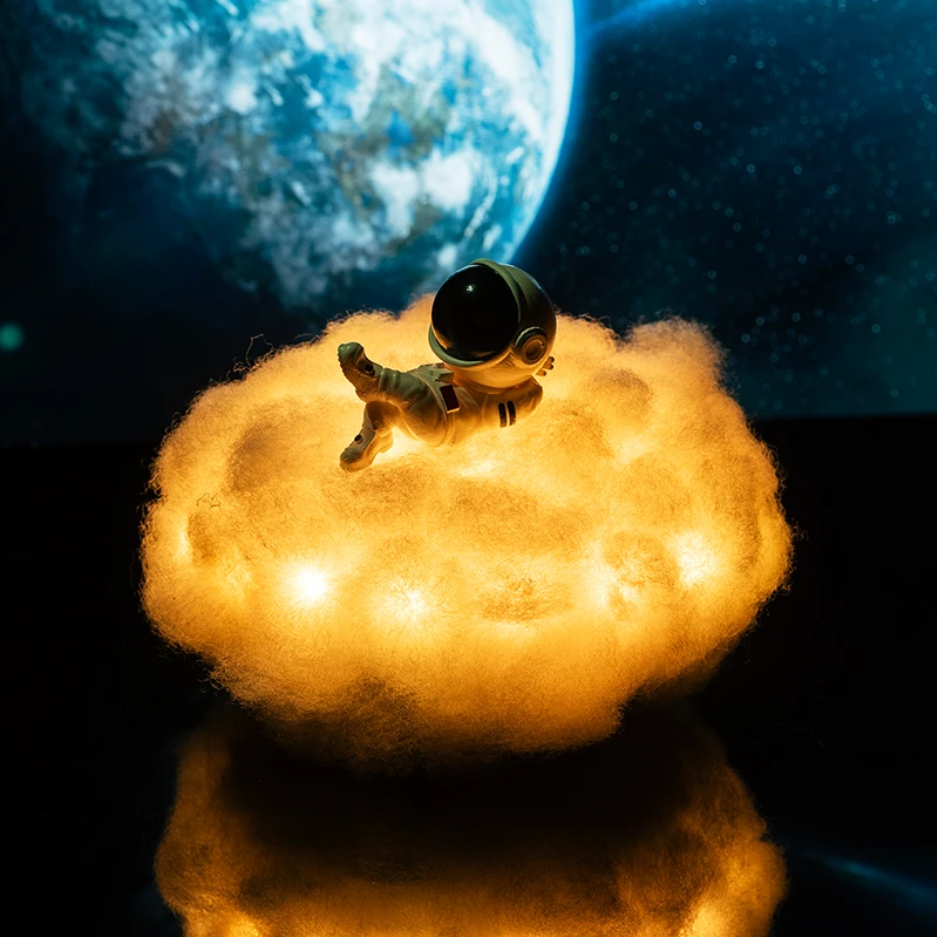 Norvo | Astronaut Cloud Lamp - AstroCloud