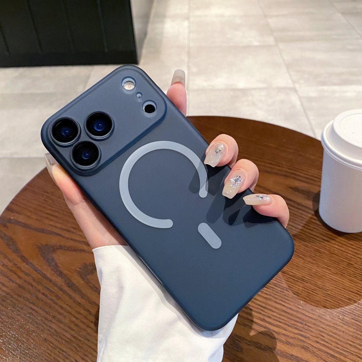 Norvo | AURACLEAR – Ultra-Tynn Matt Gjennomsiktig MagSafe Etui for iPhone