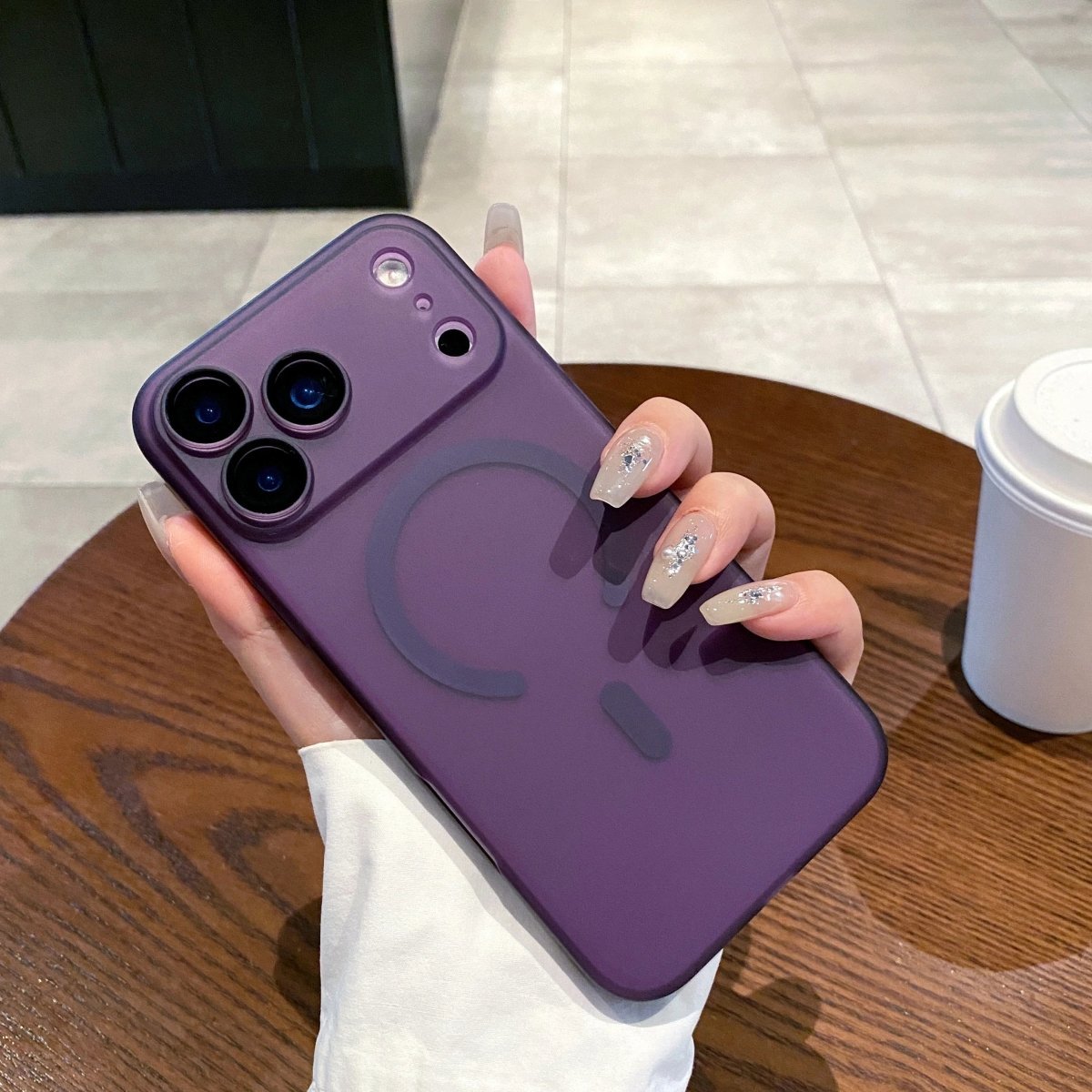 Norvo | AURACLEAR – Ultra-Tynn Matt Gjennomsiktig MagSafe Etui for iPhone