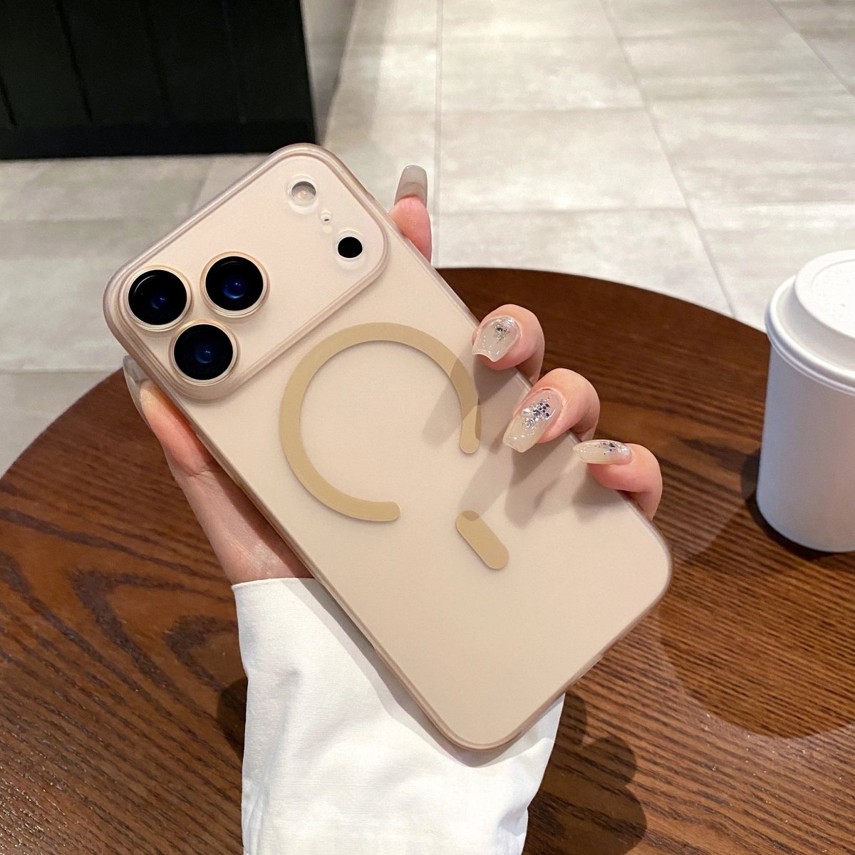 Norvo | AURACLEAR – Ultra-Tynn Matt Gjennomsiktig MagSafe Etui for iPhone