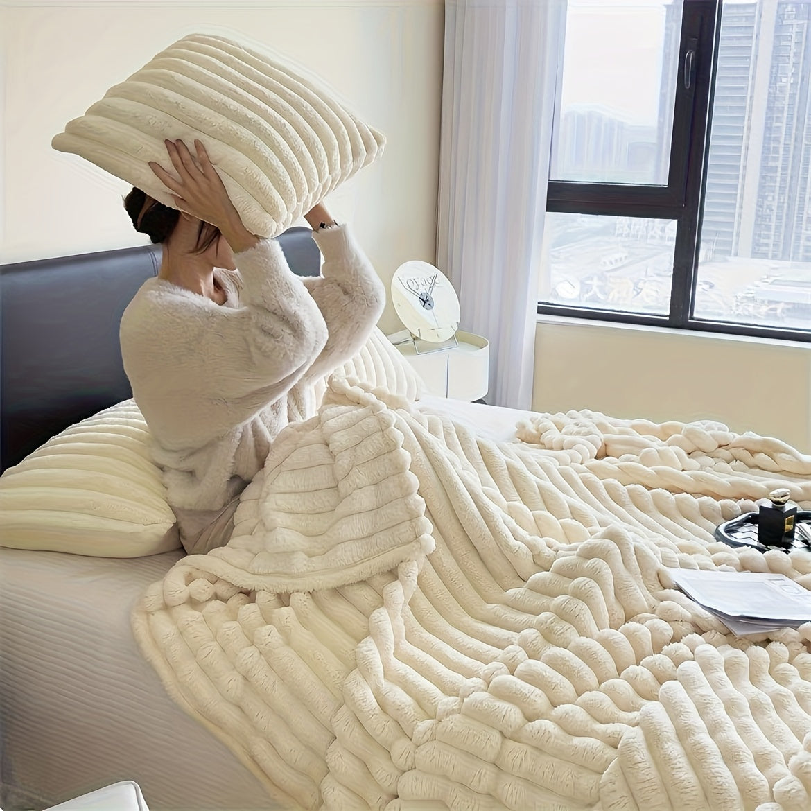 LuxeFleece – Elegant fransk stil teppe for Comfort Norvo