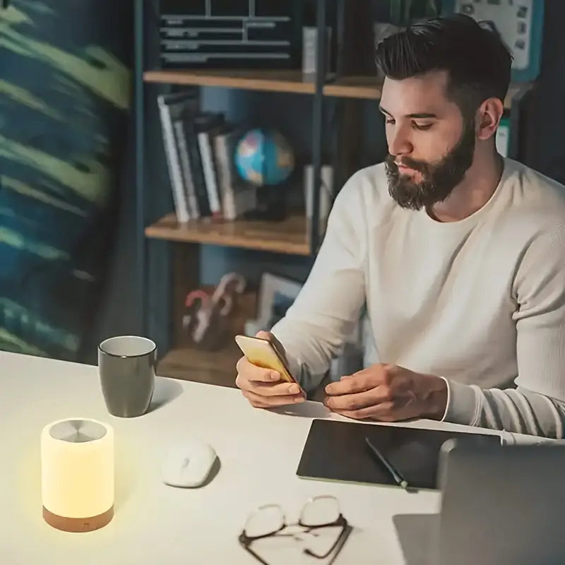 Norvo | Dimbar LED Nattlampe med Modern Design og Fargeforandring