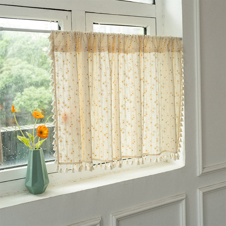 Beige Daisy Pattern Tier Gardin i Bomull Lin Stoff | Norvo
