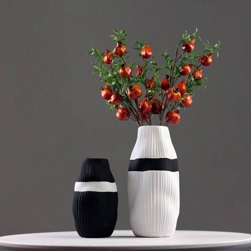 Norvo | HIKARIA – Elegant keramisk vase for moderne akenter
