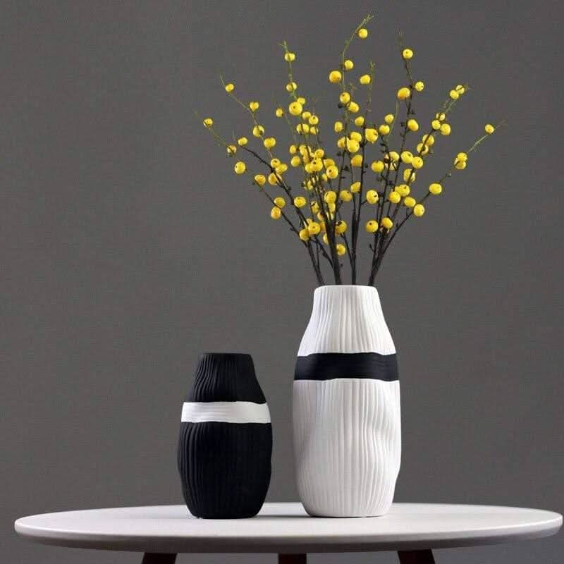 Norvo | HIKARIA – Elegant keramisk vase for moderne akenter
