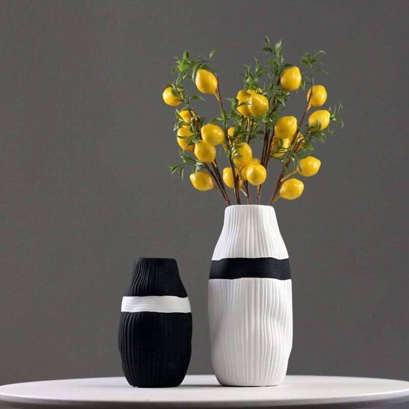 Norvo | HIKARIA – Elegant keramisk vase for moderne akenter