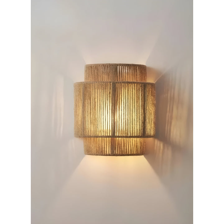 Norvo | Moderne Rattan Vevevegglampe - WeaveGlow
