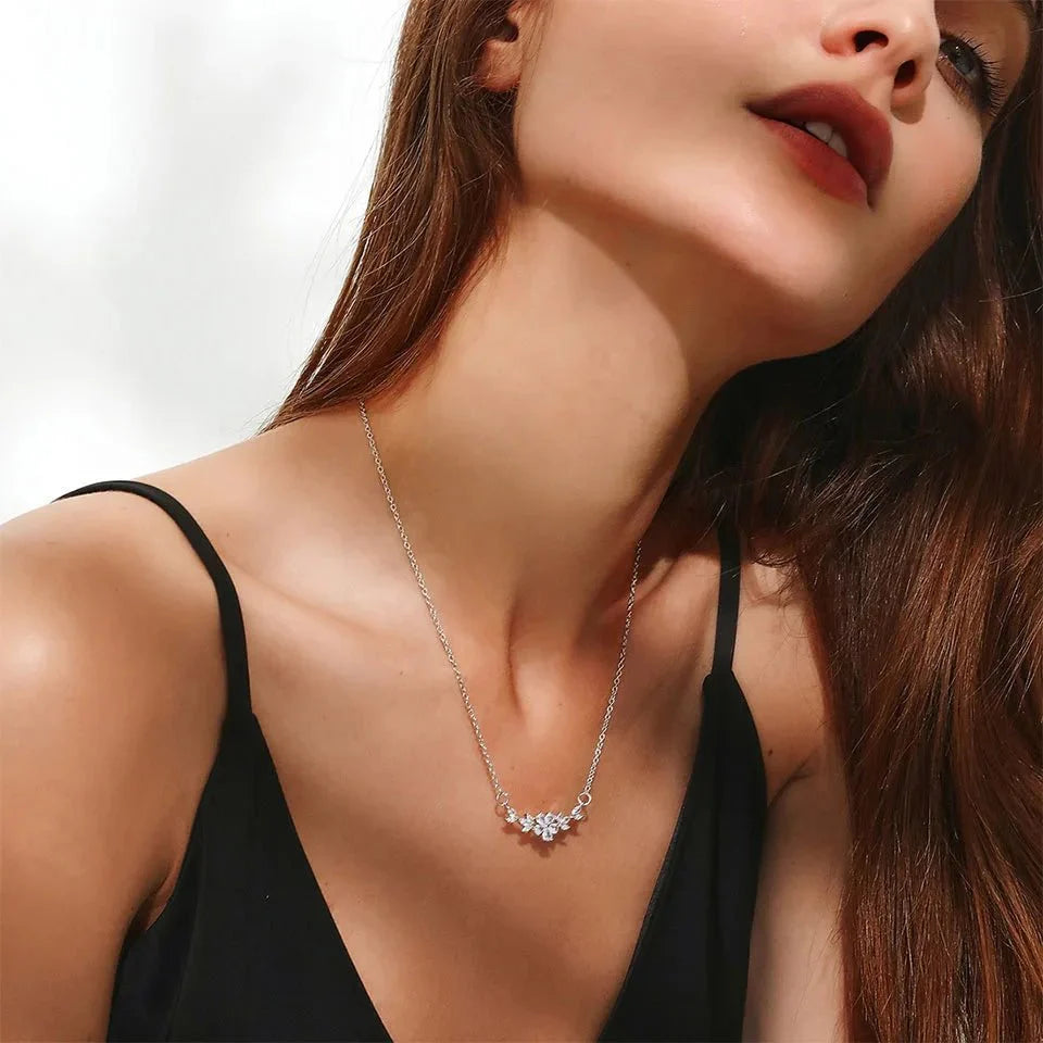 Norvo | Delikat Diamant Blomsterblad Halskjede