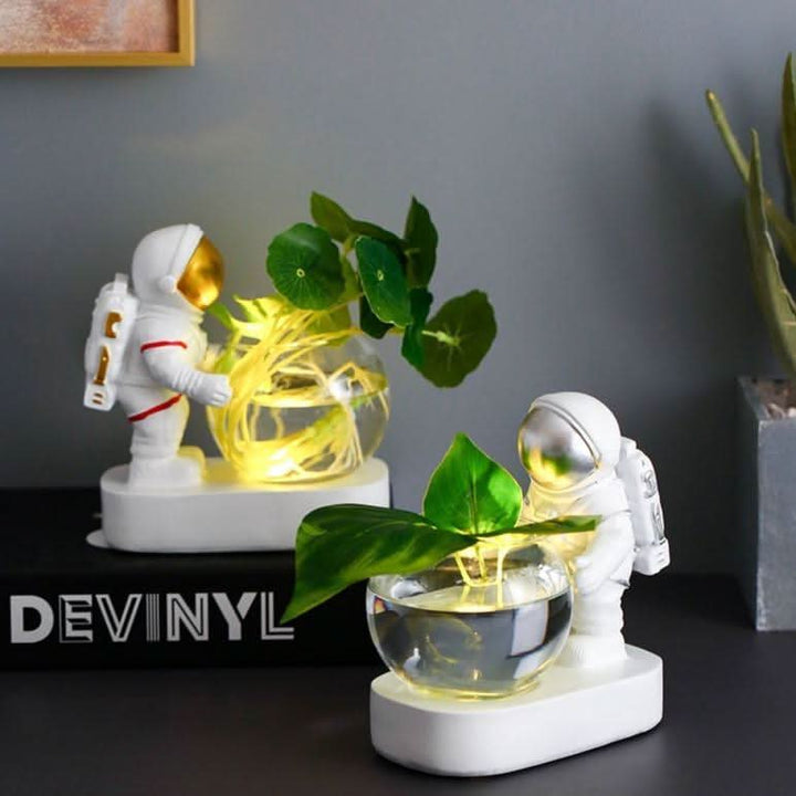 Norvo | ASTROVA – Kreative Astronaut Plante Vaser for Moderne Liv