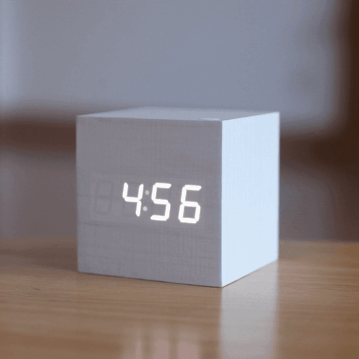 Norvo | Digital Tre LED Klokke