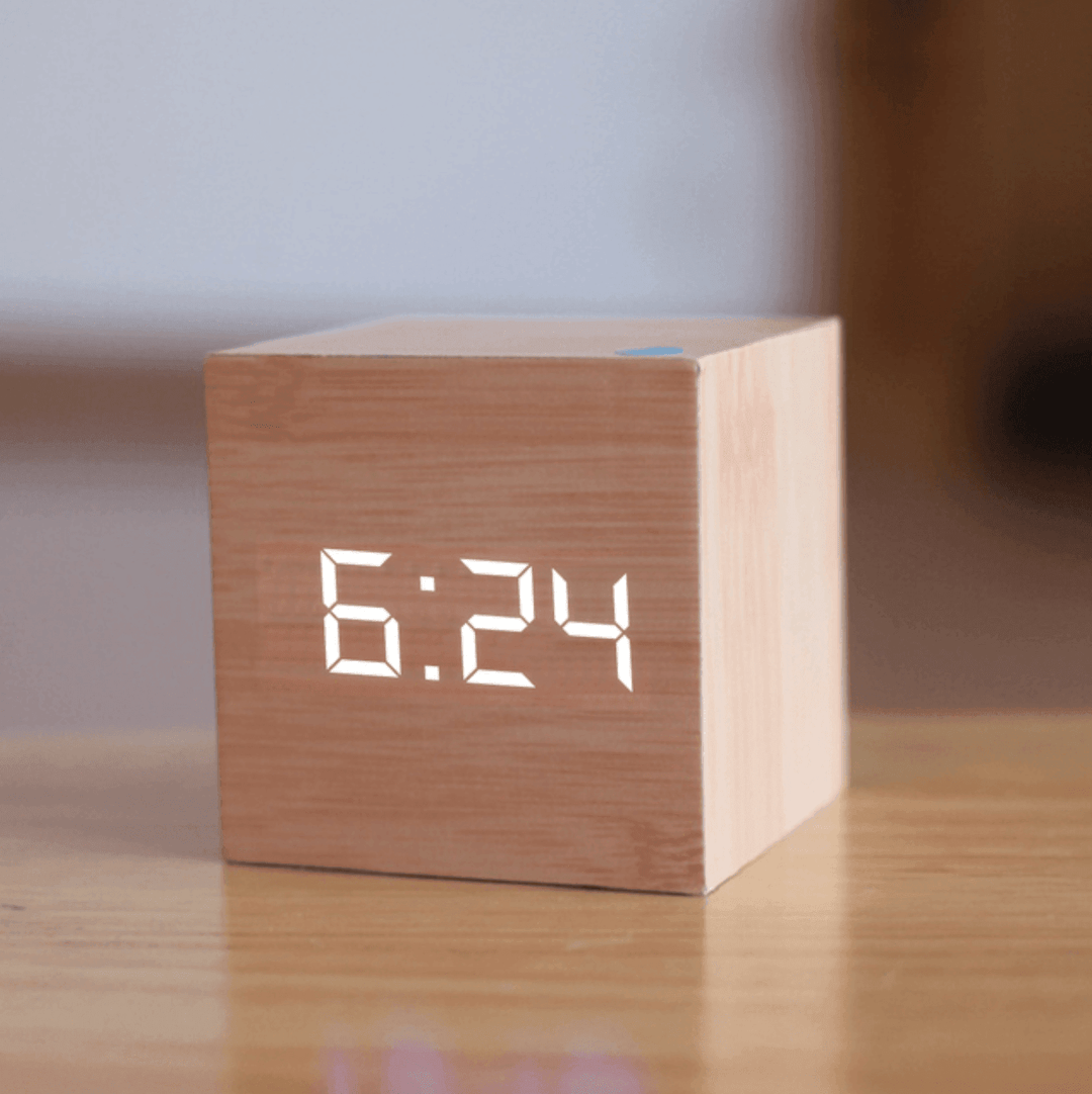 Norvo | Digital Tre LED Klokke
