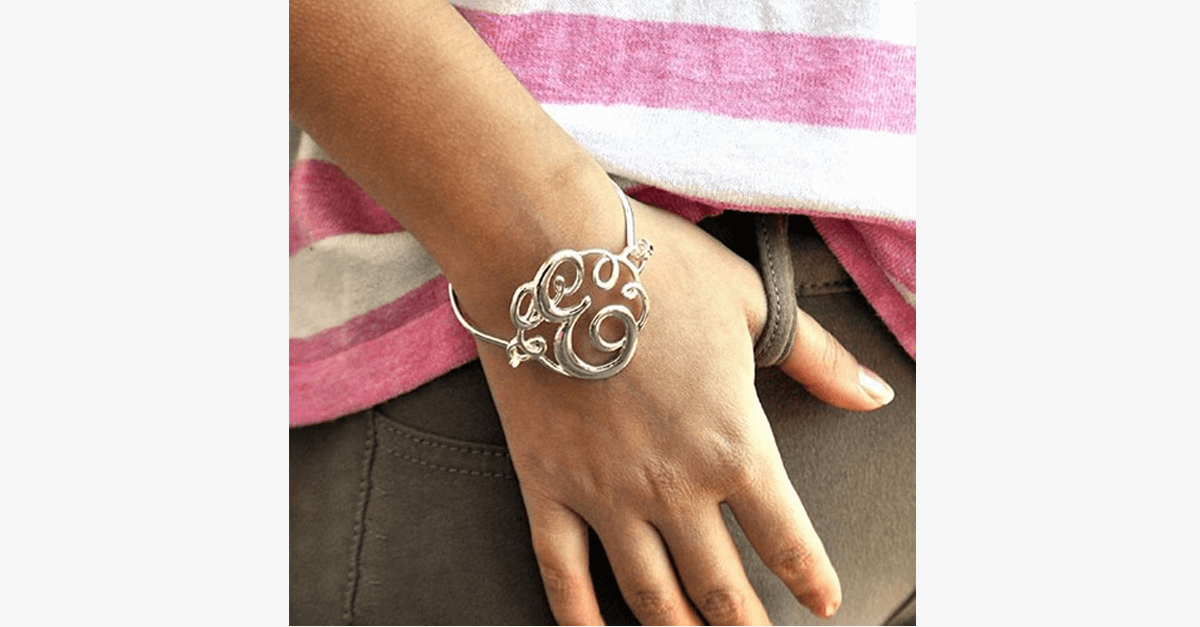 Norvo | Den Nye Trendy Monogram Initial Skrift Armbånd